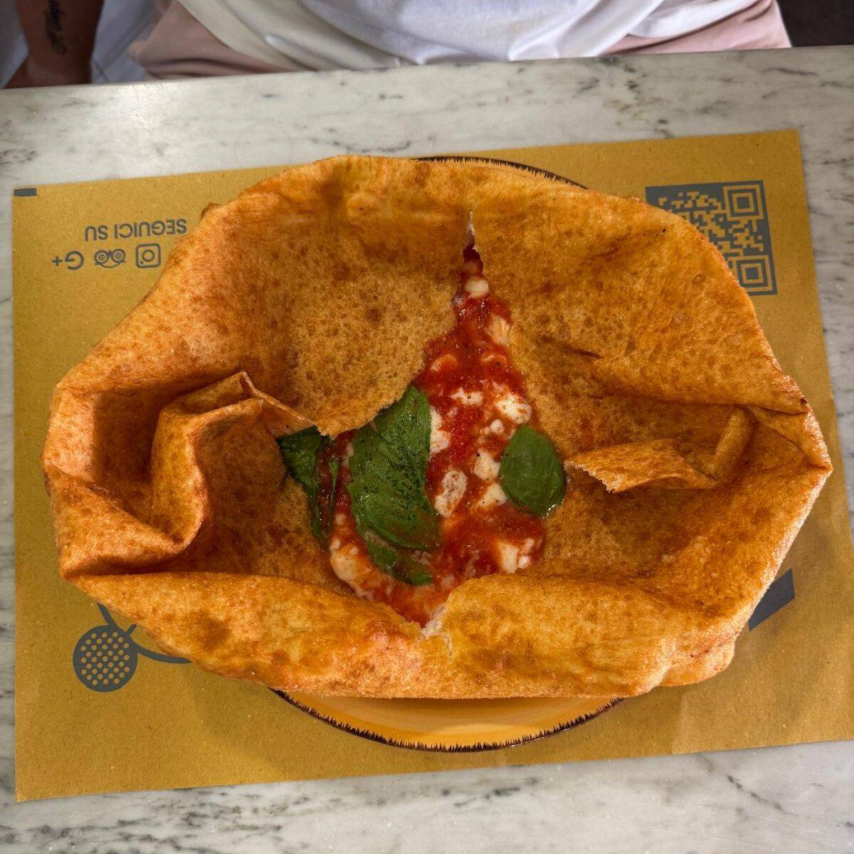 Rita – Provola, pomodoro, pepe e basilico